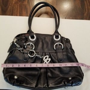 B. Makowsky Leather Purse Black